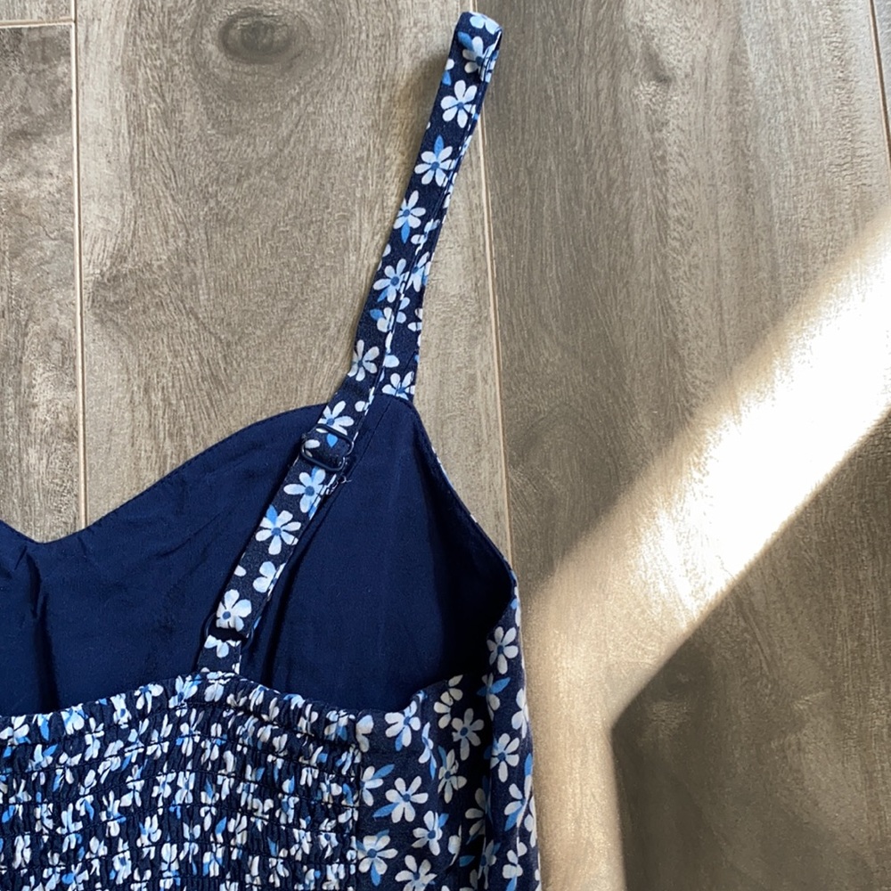 Women’s Old Navy cami navy floral dress - daisy - Picture 7 of 8